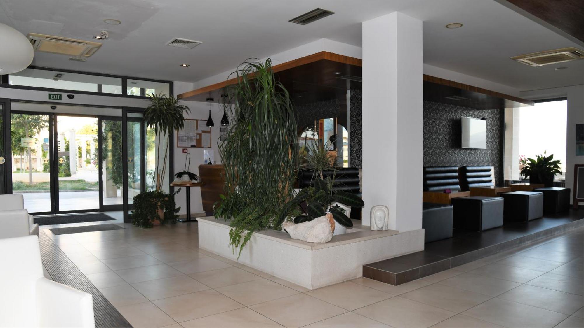 Hotel Lipa Postira Exterior foto